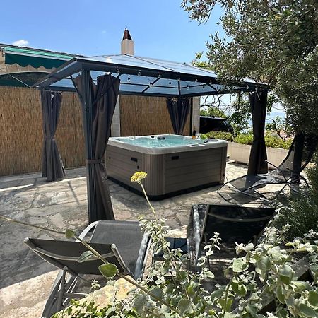 Vacation House Marin With Jacuzzi - Bol, Brac Kültér fotó