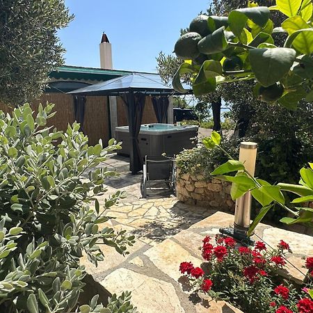 Vacation House Marin With Jacuzzi - Bol, Brac Kültér fotó