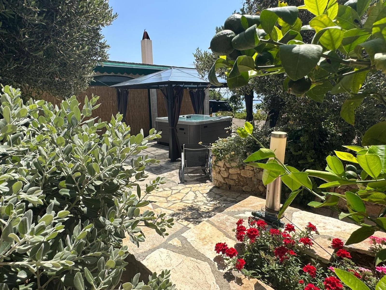 Vacation House Marin With Jacuzzi - Bol, Brac Kültér fotó